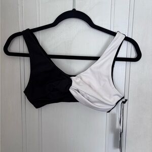 NWT PacSun Black and White Asymmetrical Sports Bra Top